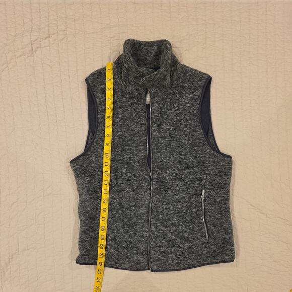 Abercrombie & Fitch Women's Full Zip Quilted Lined Fleece Vest Gray Size Large - Picture 4 of 7